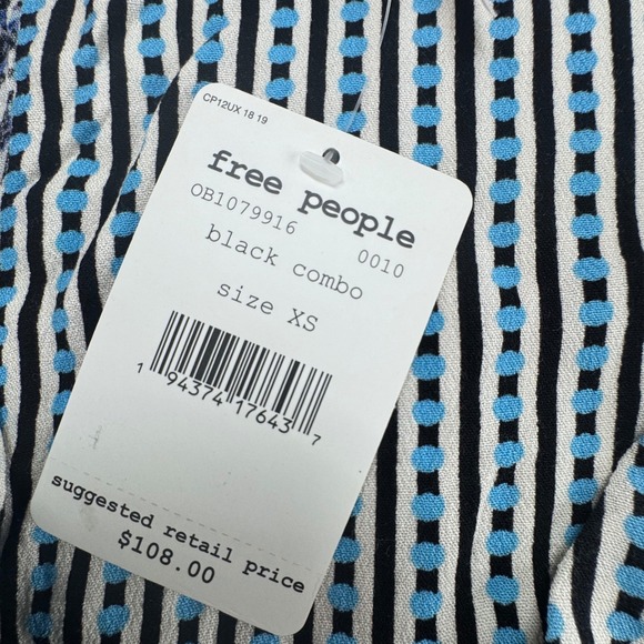 Free People Black Combo Floral Striped Bell Sleeve V-Neck Top OB1079916 XS NEW - Picture 4 of 10